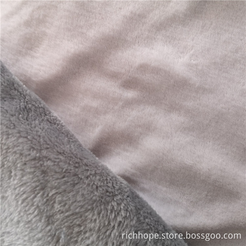 Doppelseitig gefärbtes massives Flanellgewebe aus Polyester